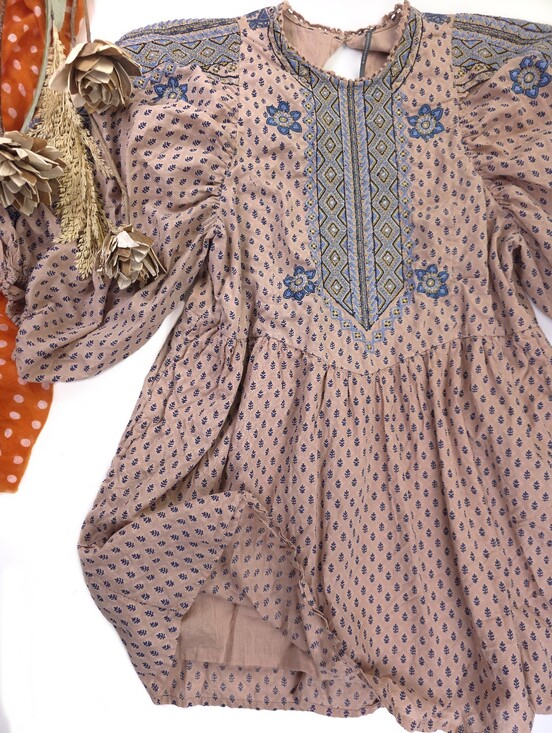 Dresses & Skirts - Anthropologie Embroidered Boho Peasant Dress Dusty Rose Sz M